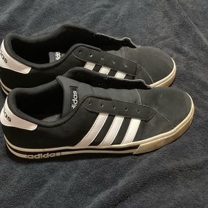 Shoes that need shoe strings